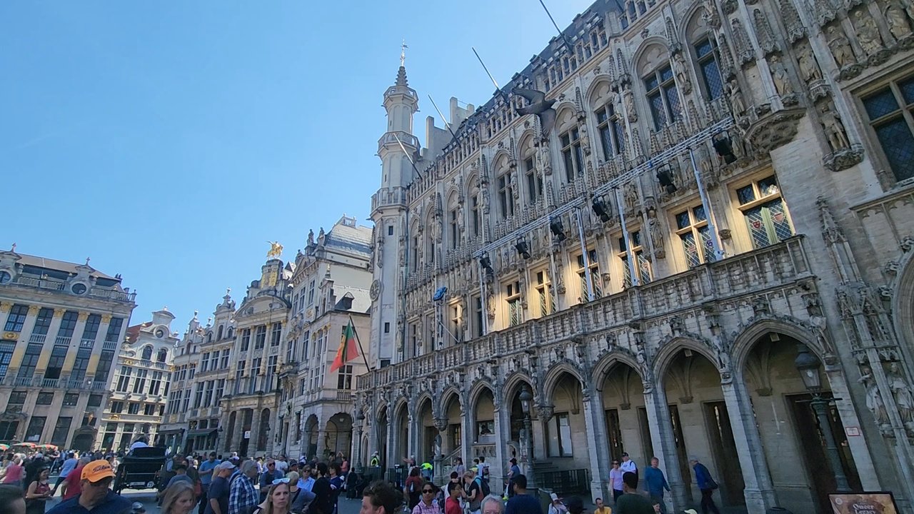 La Brouette - GRAND - PLACE - Bars Near Me - Brussels, BRU