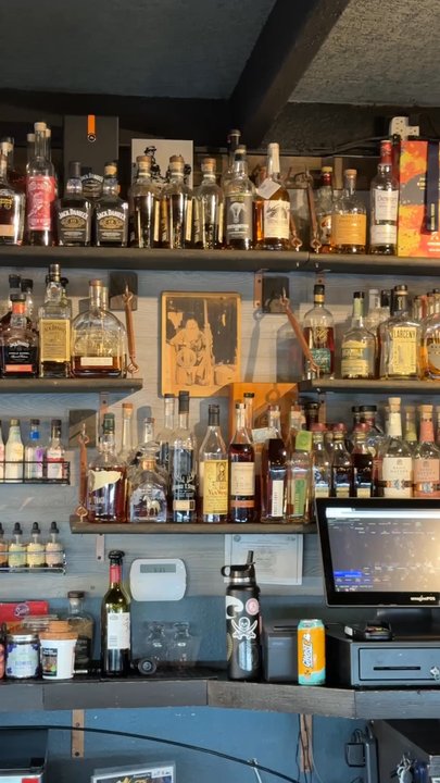 Barrel 239 - Whiskey and this guy - Cocktail Bars Near Me - Winter Haven, Florida