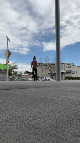 riu submission: Out backside spin - fakie in spin