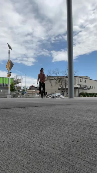 riu submission: Out backside spin - fakie in spin