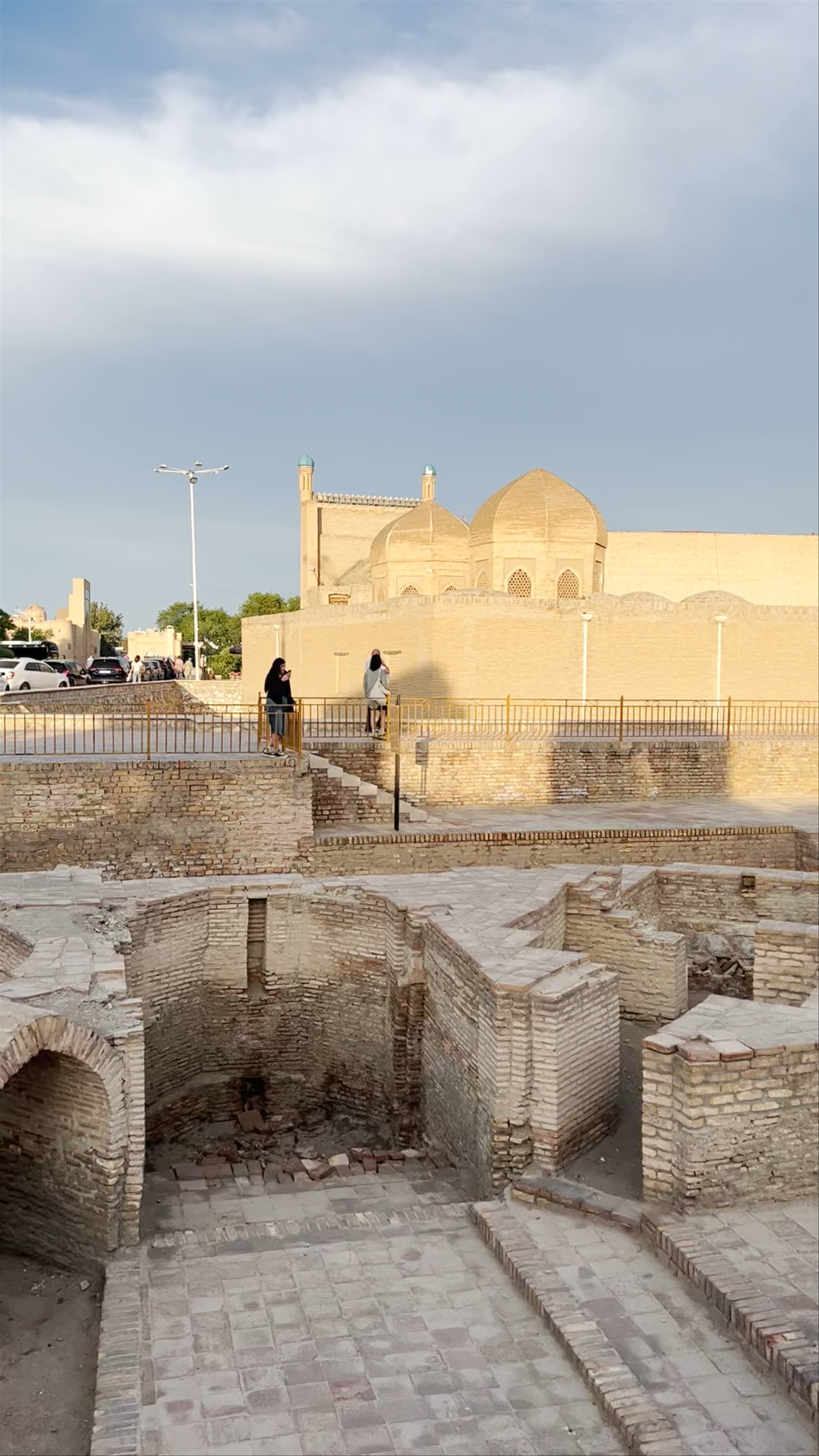 Каравансарай Ахмаджон