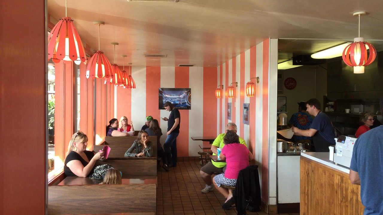 Bob's Footlongs - Burgers Near Me - Fortuna, California