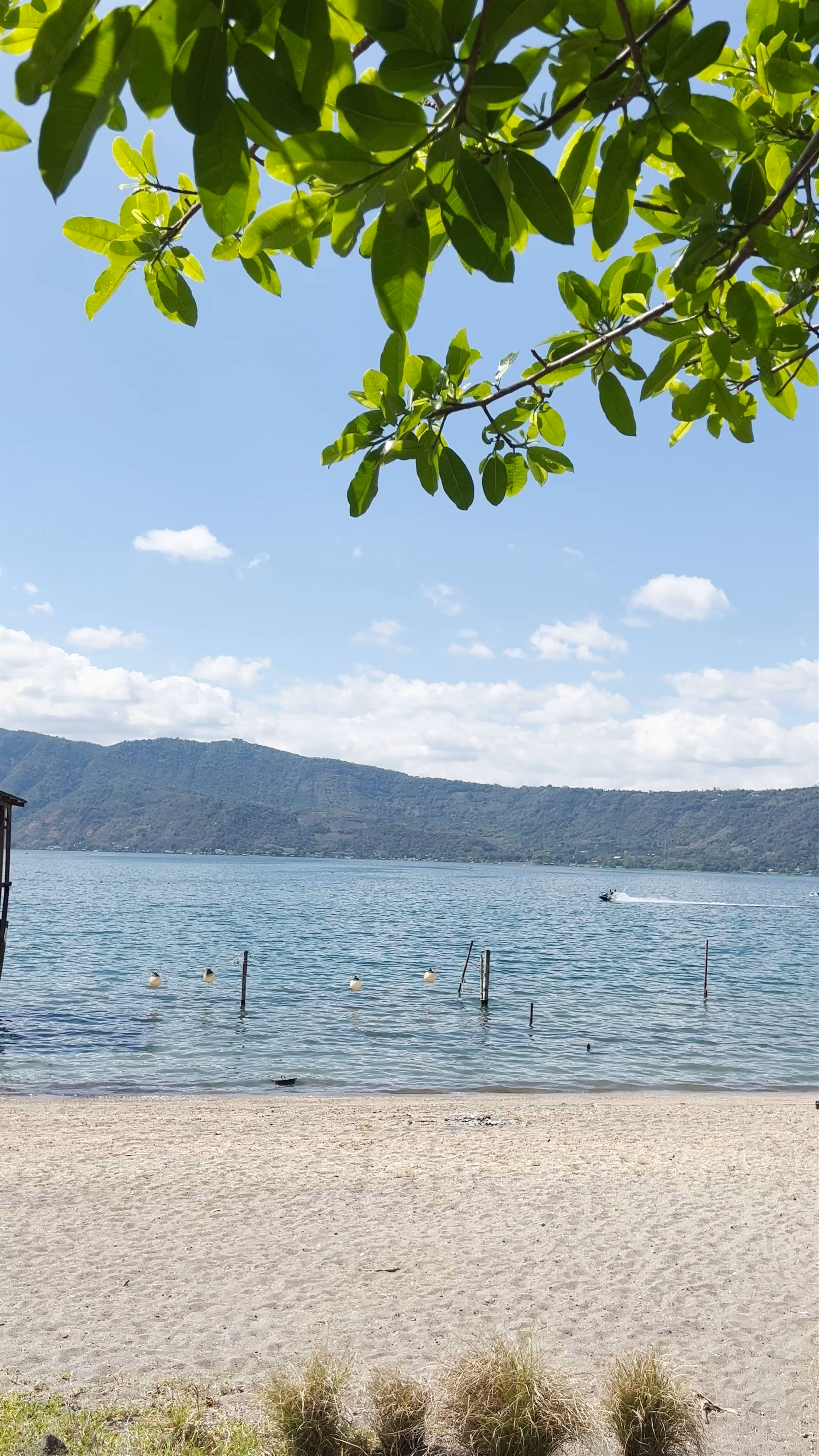 Lago de Coatepeque: Serene Lakeside Escape in El Salvador