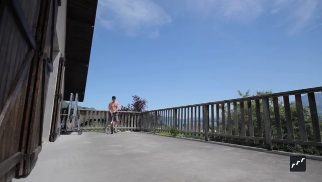 riu submission: Fakie jam body varial 