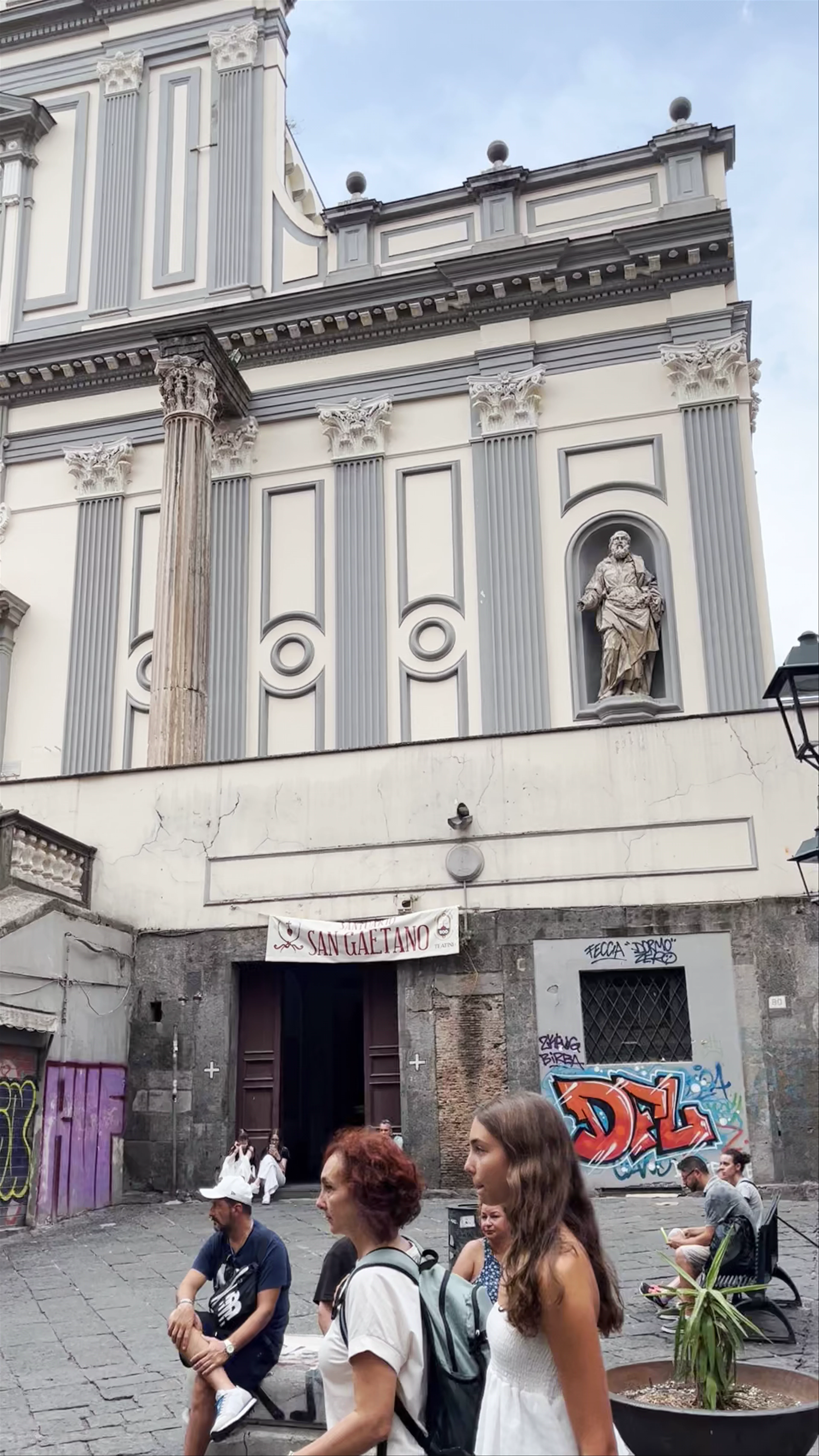 Monumento a San Gaetano, Piazza San Gaetano