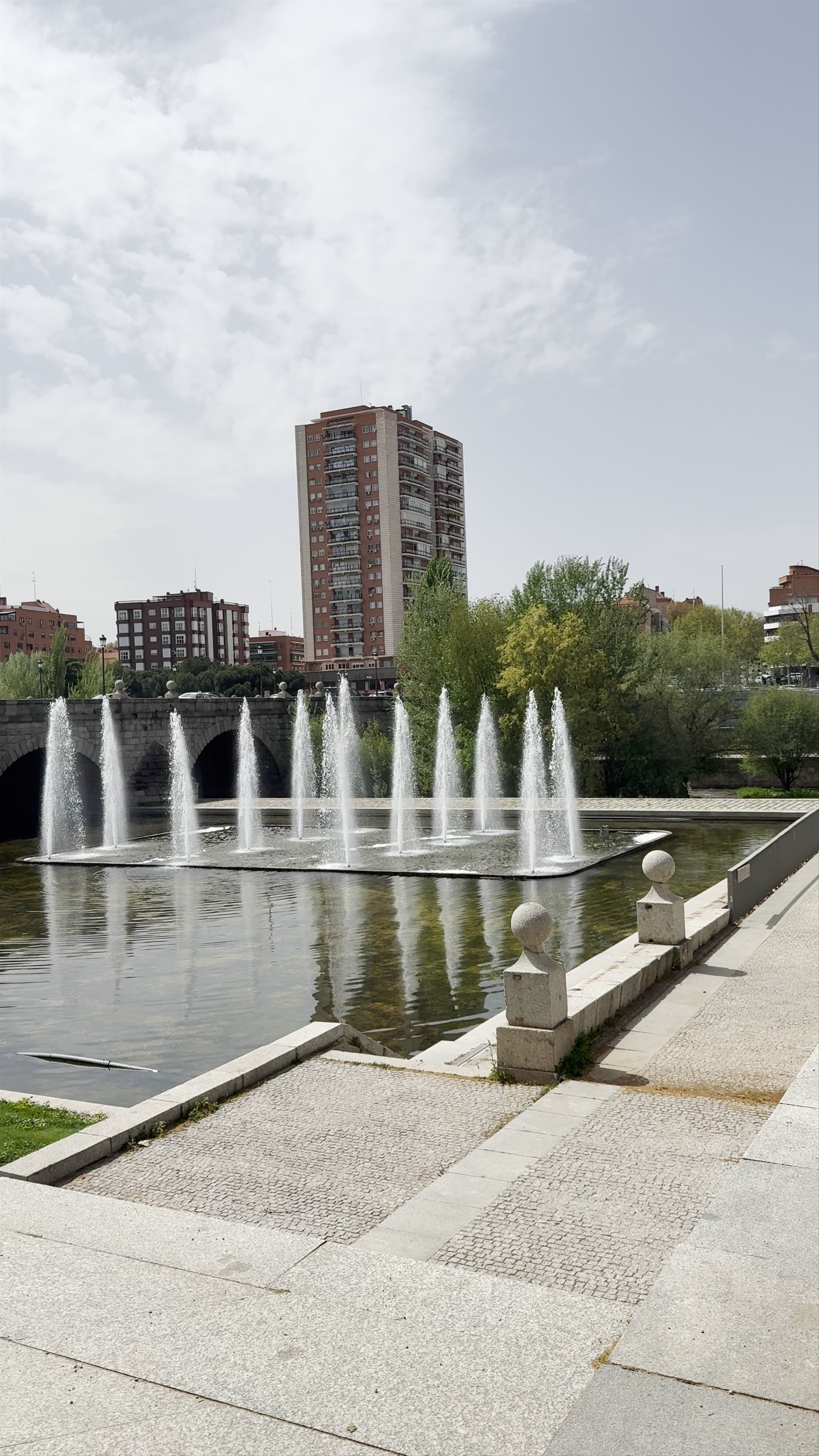 Serene Urban Escape at Madrid Río Park
