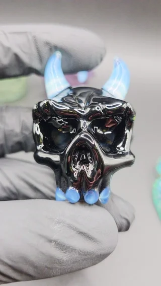 Preview pic of Black and UV glopal skull