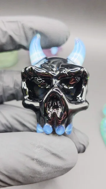 Preview pic of Black and UV glopal skull