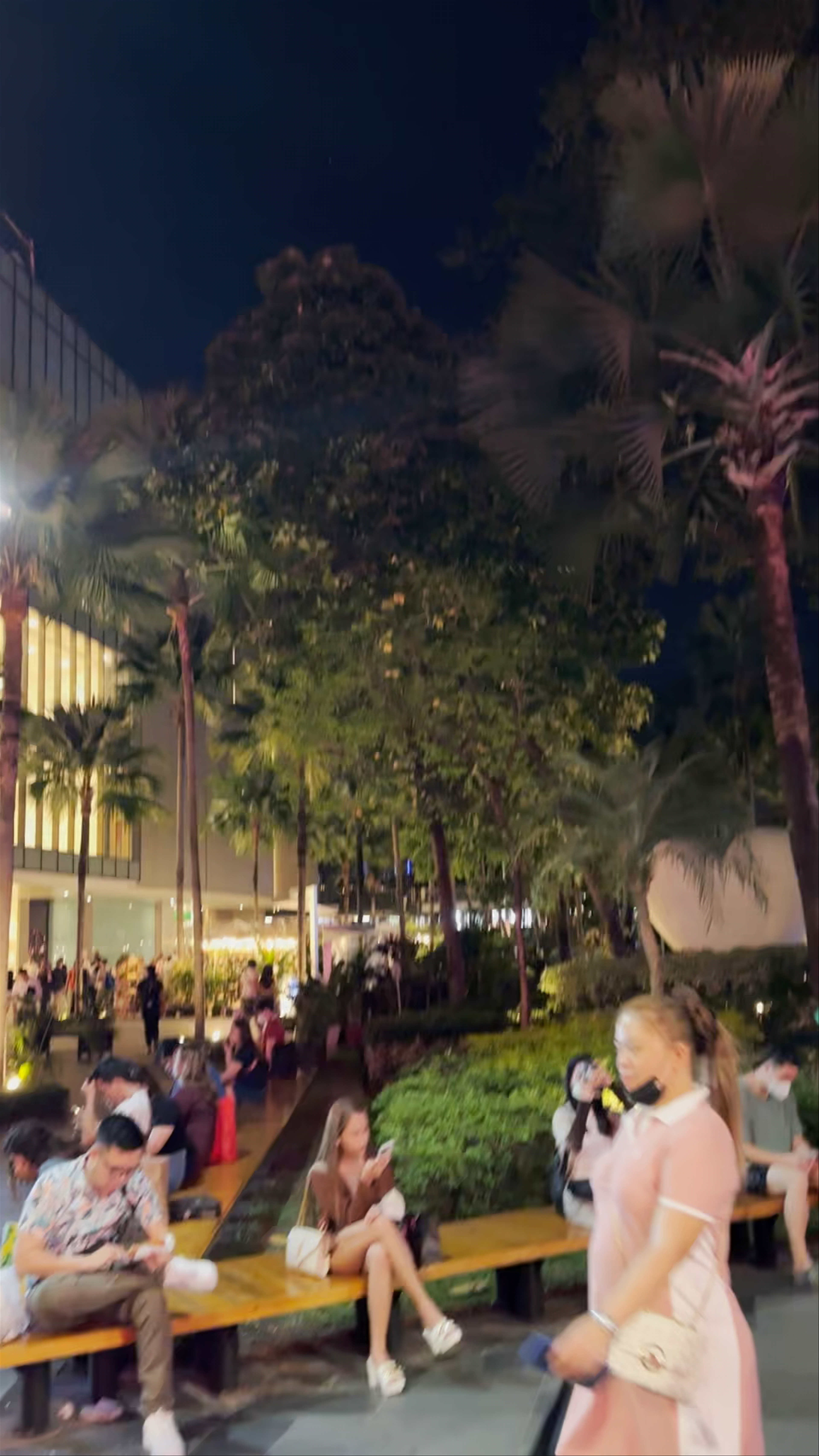 Bonifacio High Street - Central Square