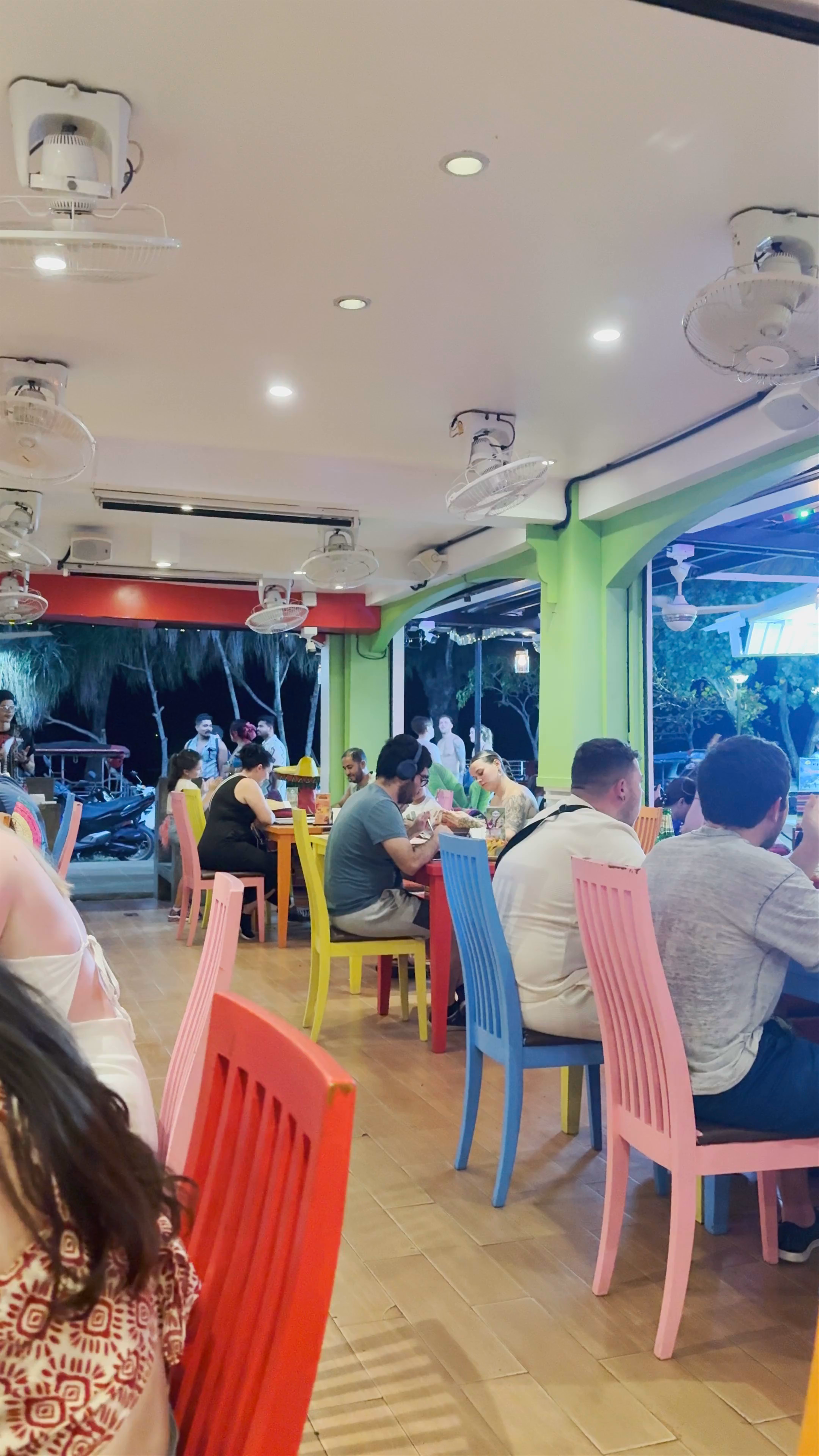 Gringos Restaurant Nightlife: Colorful Dining & Live Entertainment in Ao Nang, Krabi