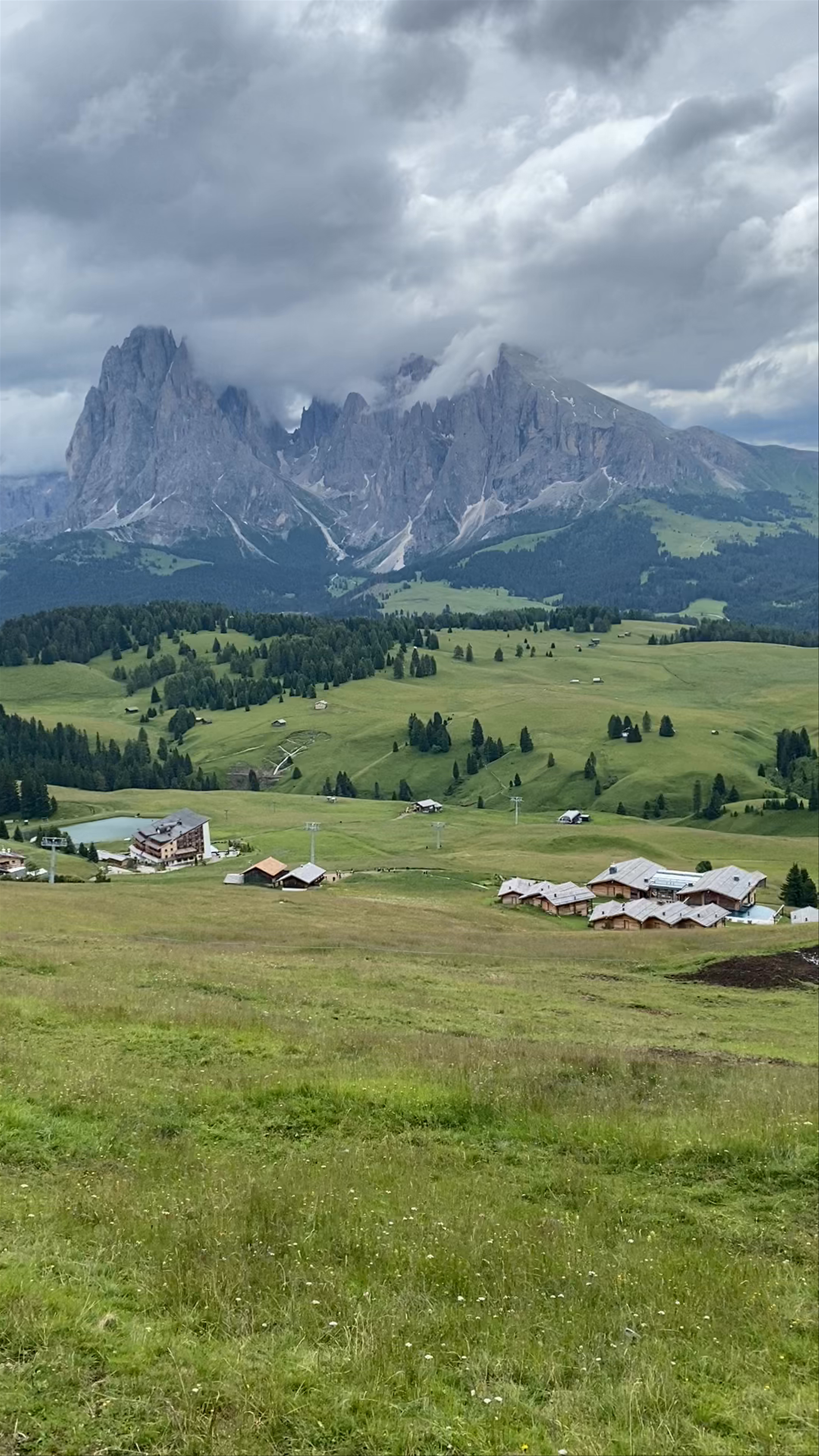 Alpe di Siusi: Majestic Alpine Meadows and Dramatic Dolomite Peaks