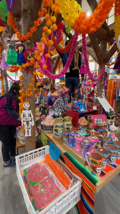 Colores Mexicanos - Day of the dead display - Gift Shops Near Me - Chicago, Illinois