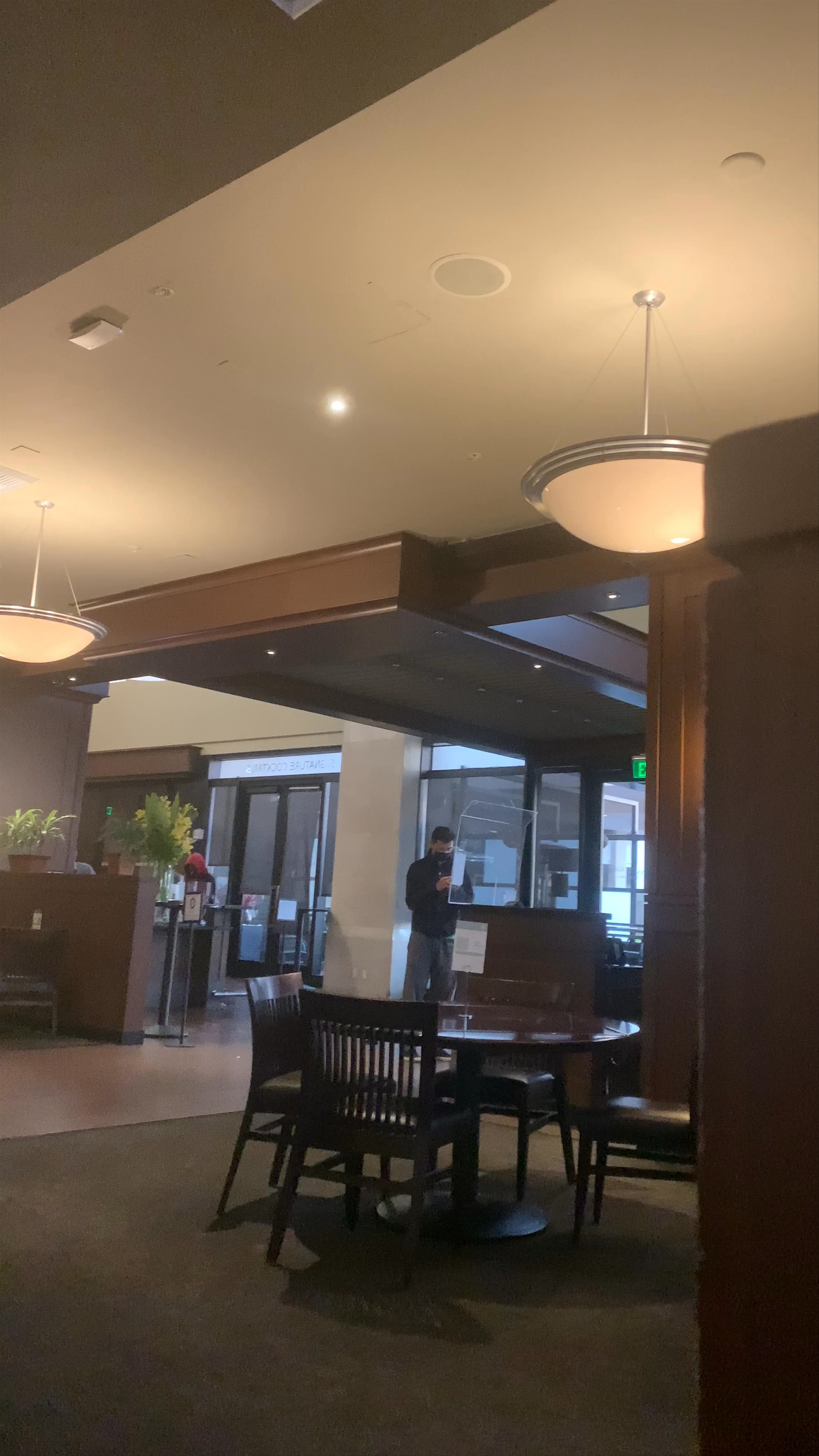 Cozy Dining Experience at Daily Grill in Los Angeles