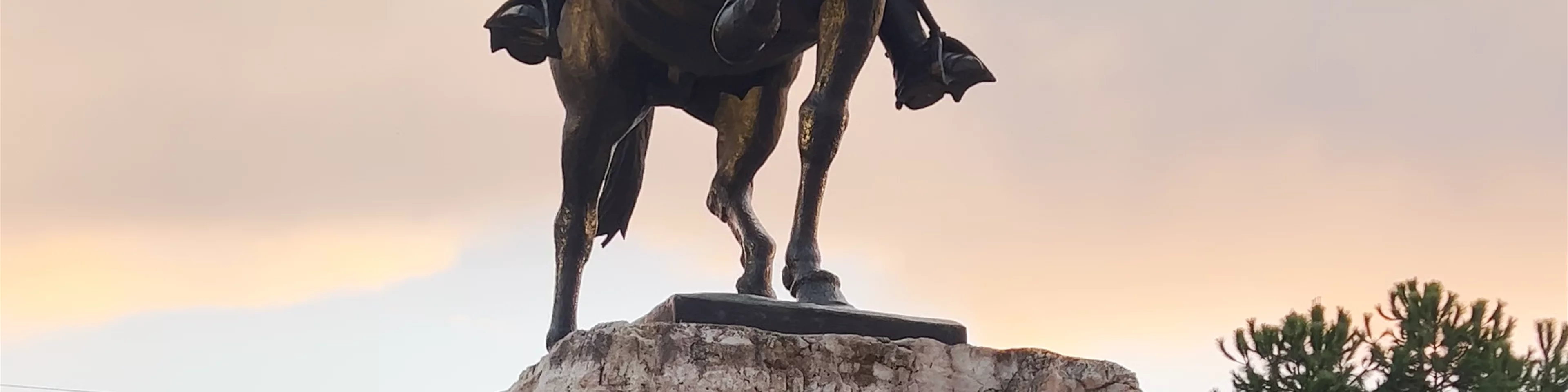 Skanderbeg Statue