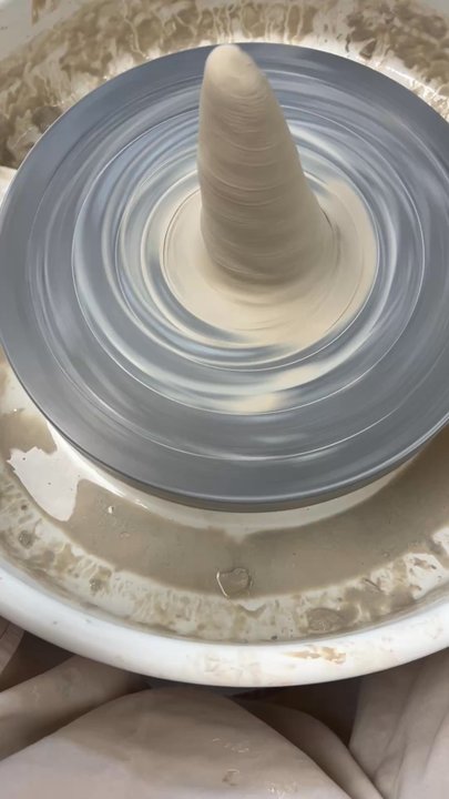 Seeing Green Studio - Paint-Your-Own Pottery Near Me - Halethorpe, Maryland