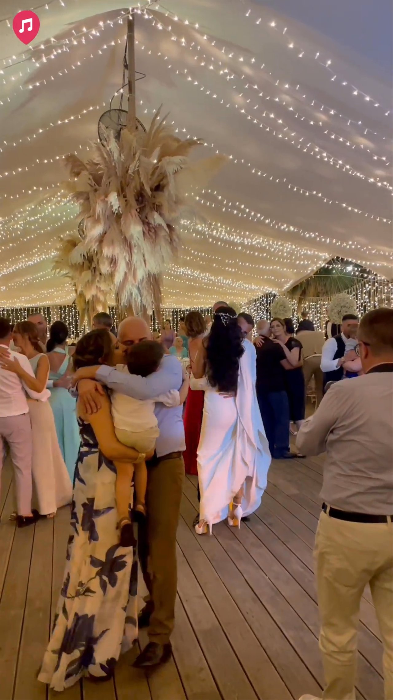 All Day Wedding Entertainment in Puglia Italy - DJ Sax & Singer (Neon Beats) - video 4