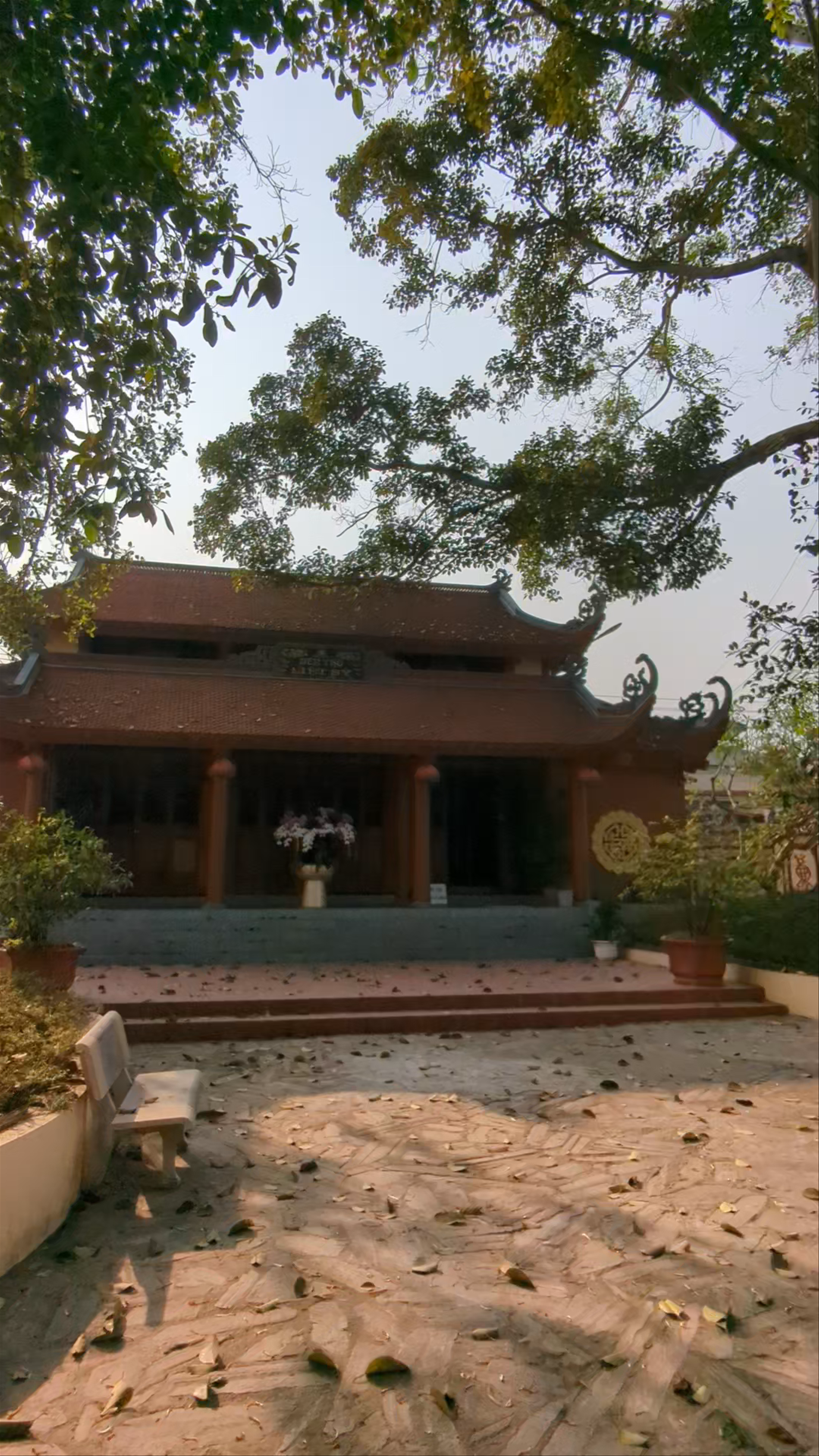 Đền thờ các anh hùng liệt sỹ TX Nghĩa Lộ