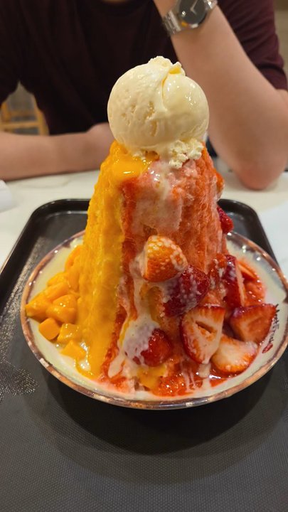Meet Fresh - Mangoberry Shaved Ice - Desserts Near Me - Brooklyn, New York