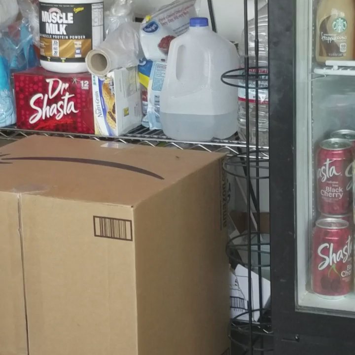 Eat That Burger - Roaches everywhere! - American Near Me - North Hollywood, California