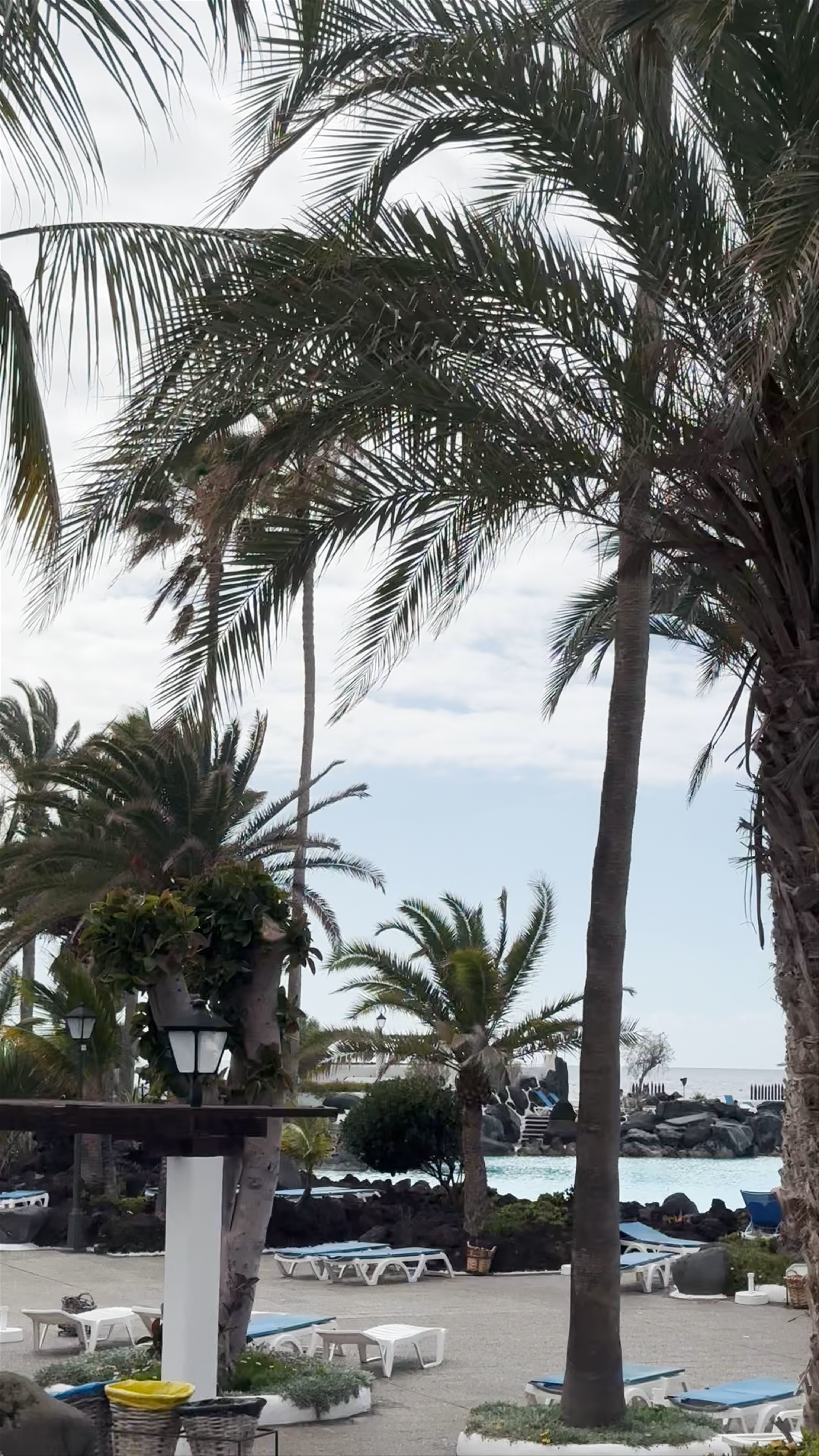 Lago Martiánez: Oceanfront Serenity in Puerto de la Cruz, Spain