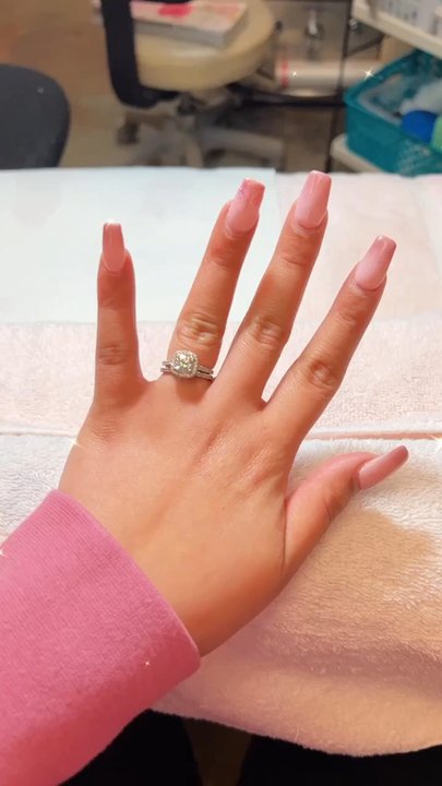 C Salon - Nail Salons Near Me - Castaic, California