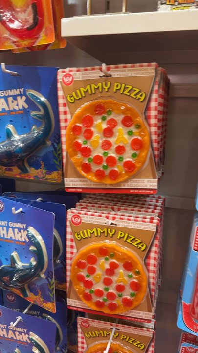 IT'SUGAR - Large gummies - Candy Stores Near Me - San Diego, California