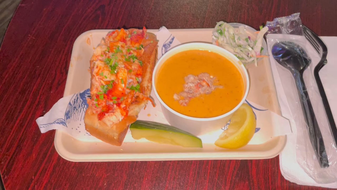 Lobster Me - Connecticut - Warm Lobster Roll w/ Lobster Bisque - Seafood Near Me - Las Vegas, Nevada