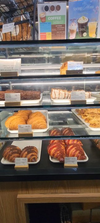 La Baker - Various viennoiserie and cakes - Coffee & Tea Near Me - Queens, New York