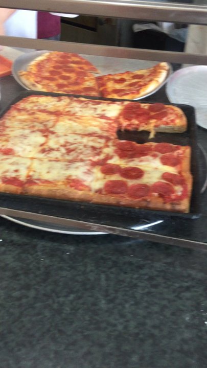 Capri Pizza - Pizza Near Me - Middleburg Heights, Ohio