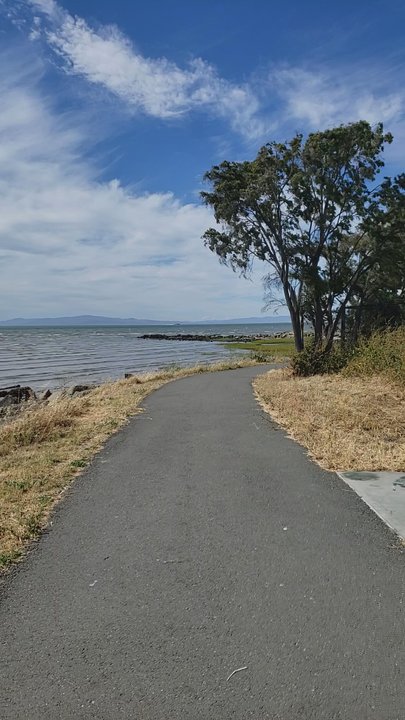 Bayfront Park - Parks Near Me - Pinole, California