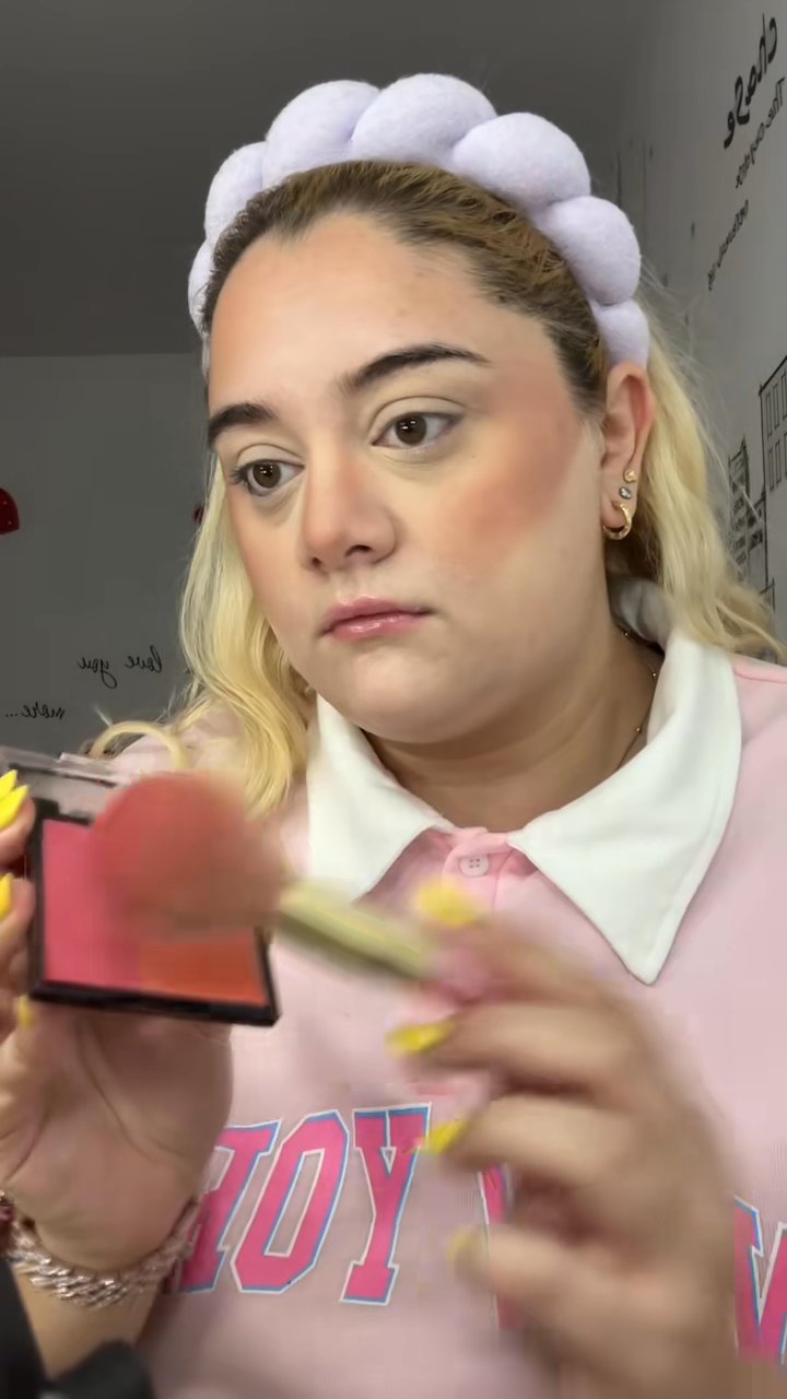 Vídeo UGC 2 de Cozmina Maria