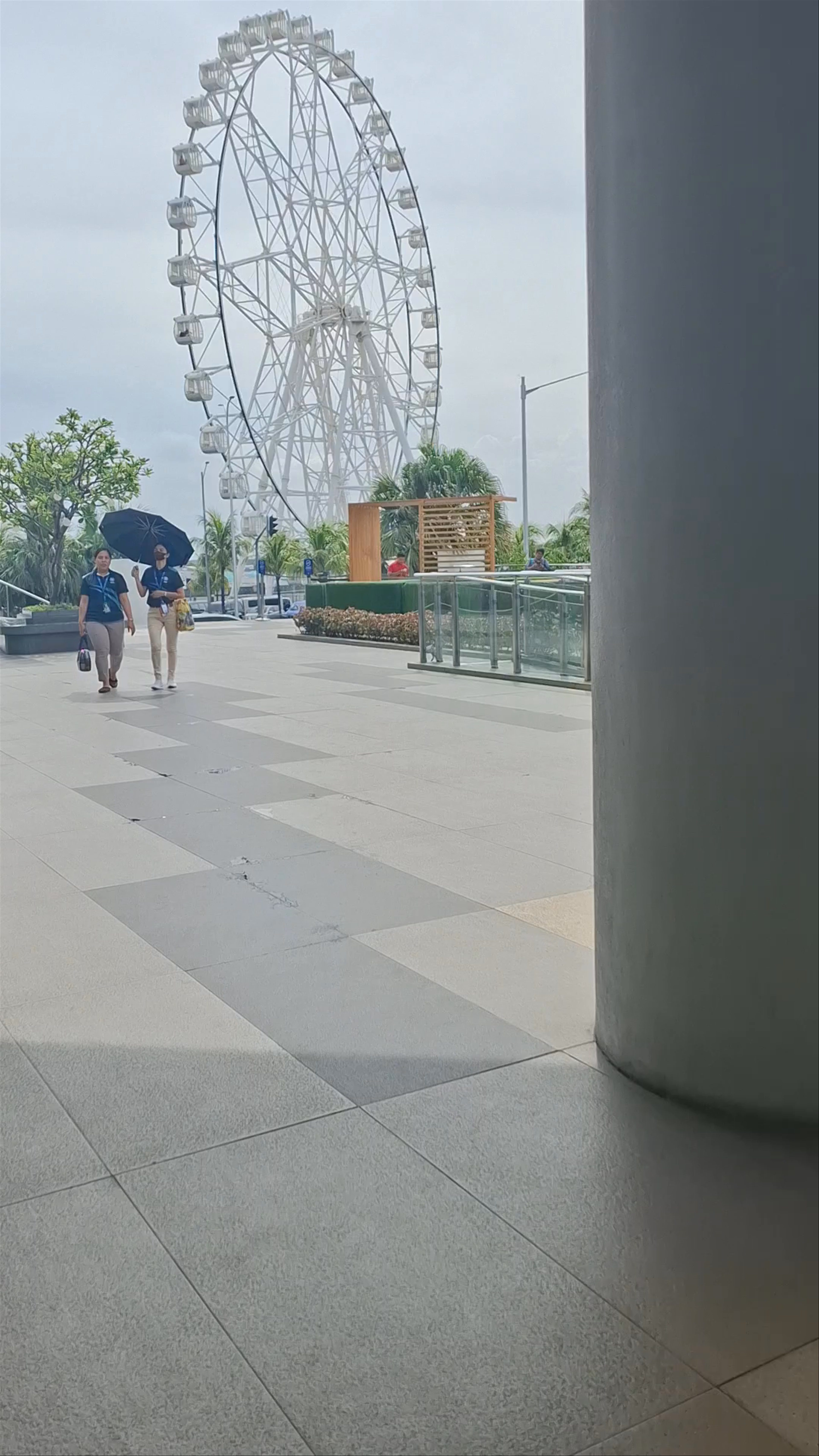 Manila Bay Ferris Wheel Experience - Urban Coastal Views in the Philippines