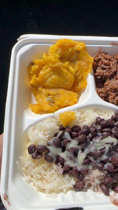 Ariannas Arepas - Pabellon plate - Food Trucks Near Me - Honolulu , Hawaii