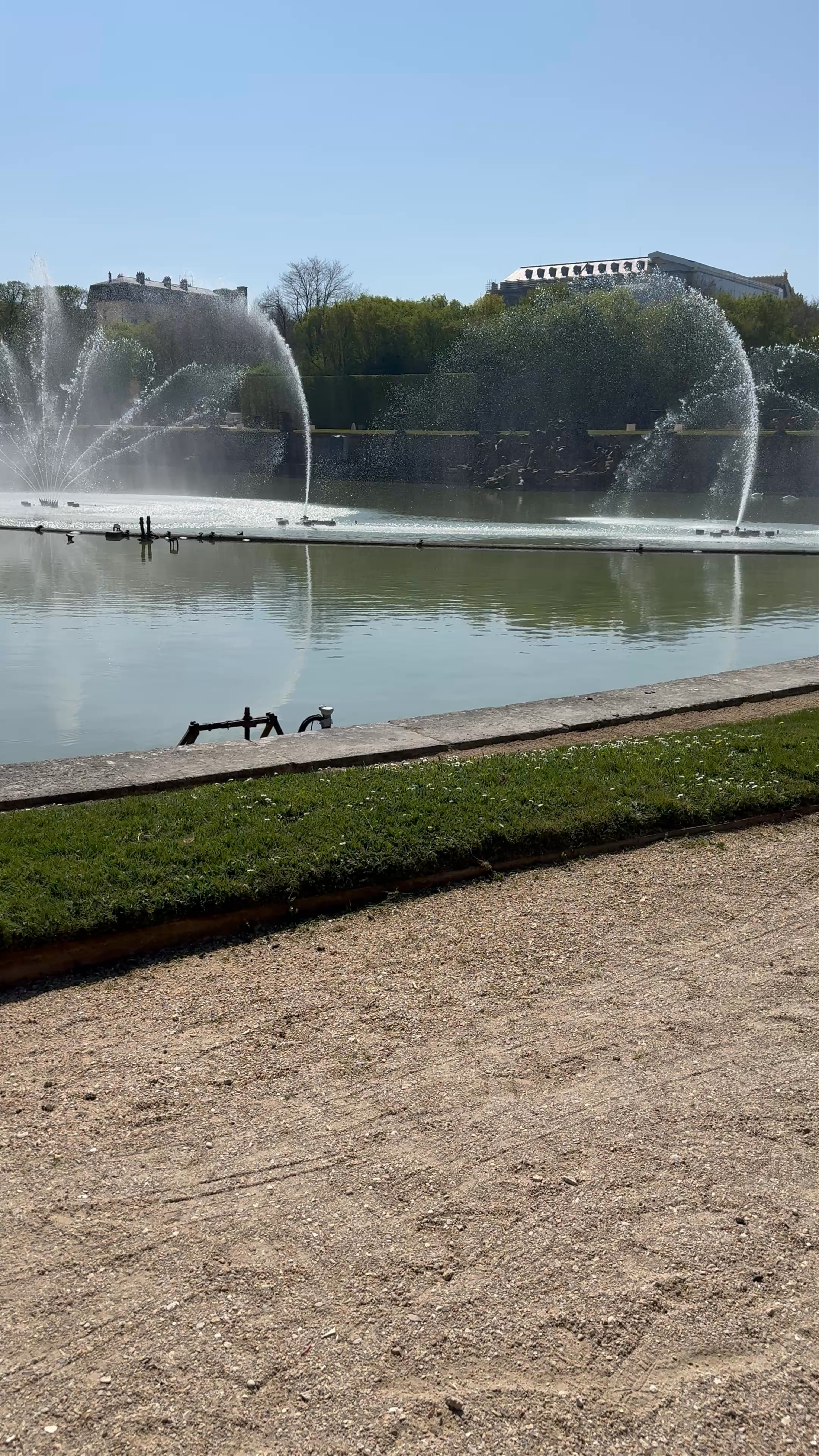 Jardins de Versailles: Tranquil Fountain Views in Versailles, France