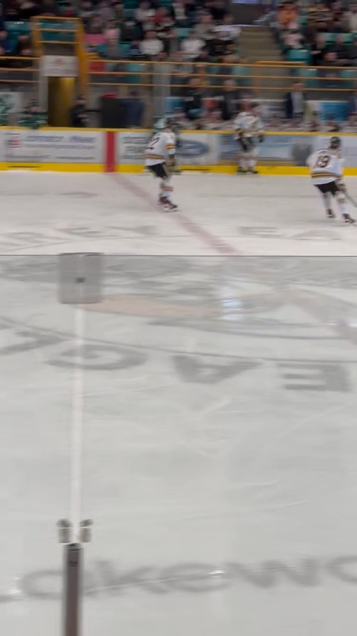 15 year old Simon Ward skating for Victoria Grizzlies of the BCHL
