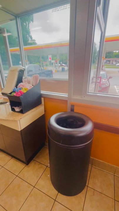 Dunkin' - Insiiide - Donuts Near Me - Upper Marlboro, Maryland