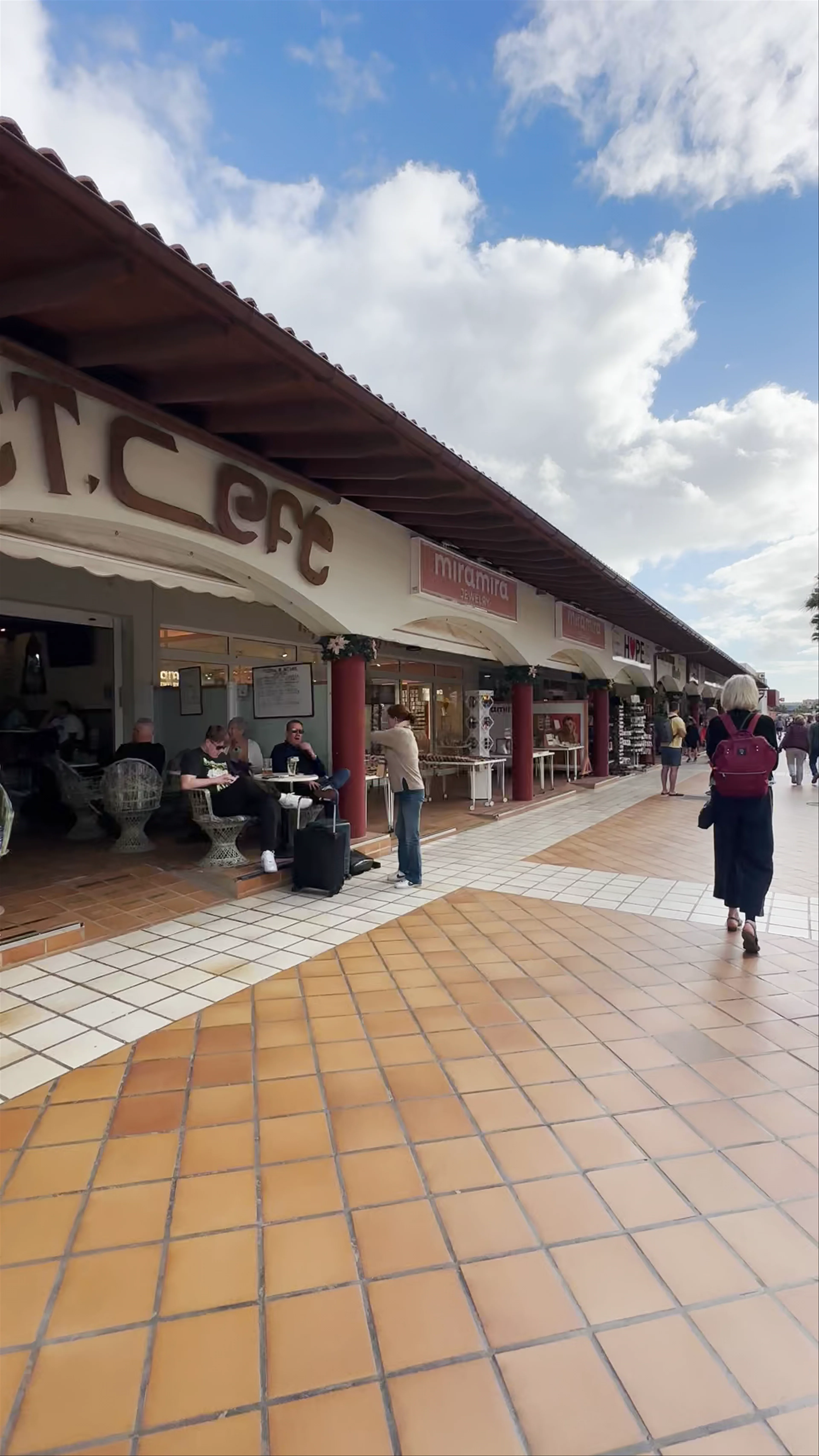 Centro Comercial El Castillo