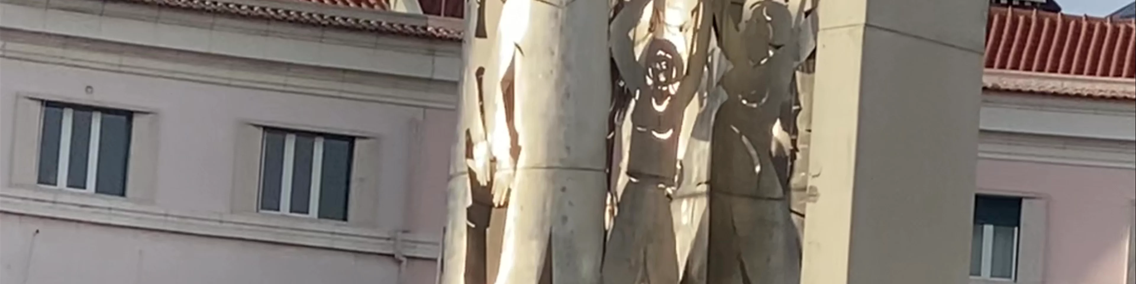 Monumento a Francisco Sá Carneiro