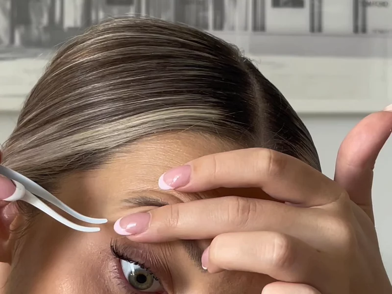 Lash Extensions at home