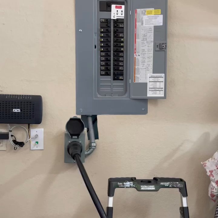 Houston Electrical Solutions - Electricians Near Me - Richmond, Texas