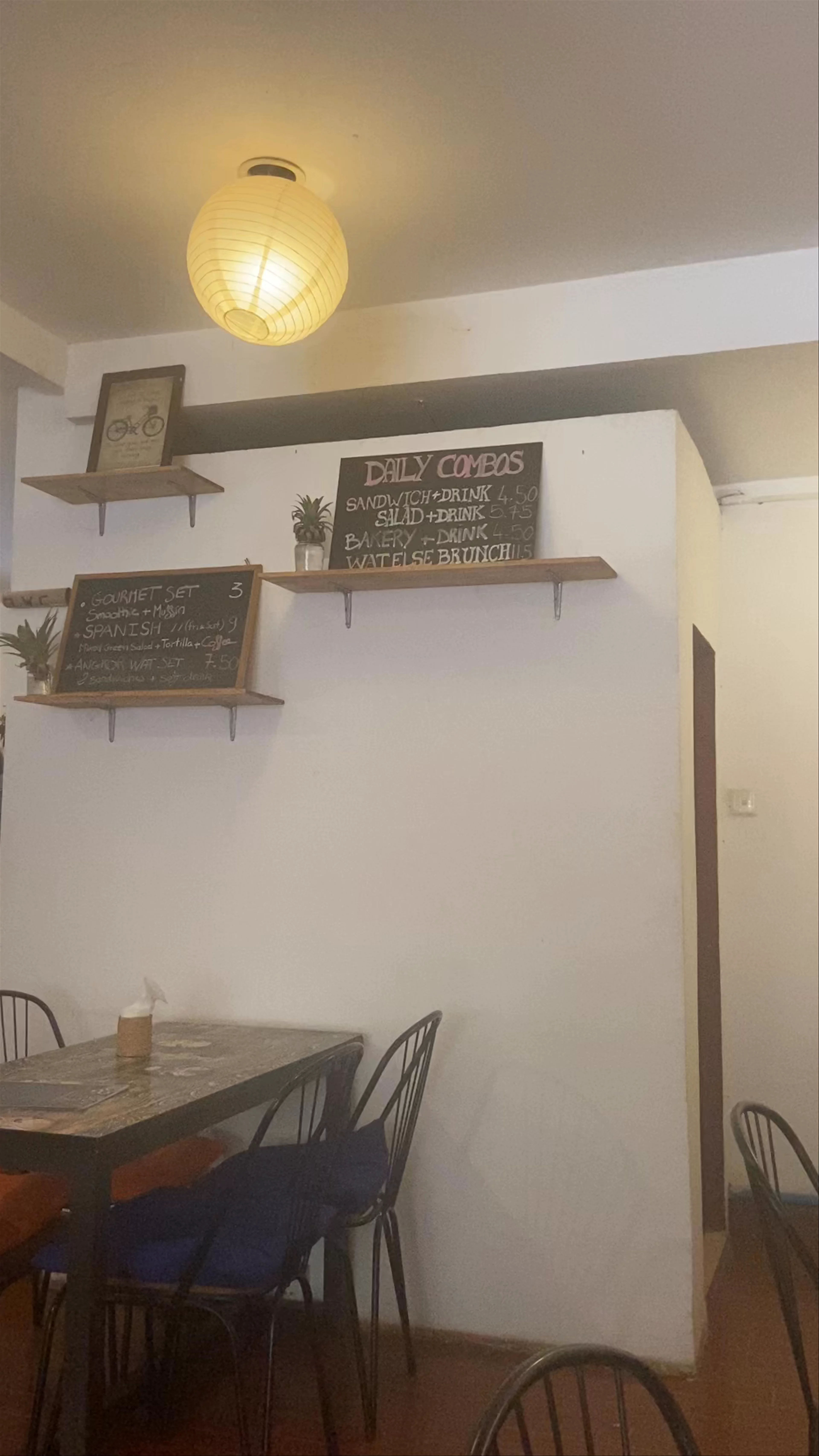 Wat Else Café