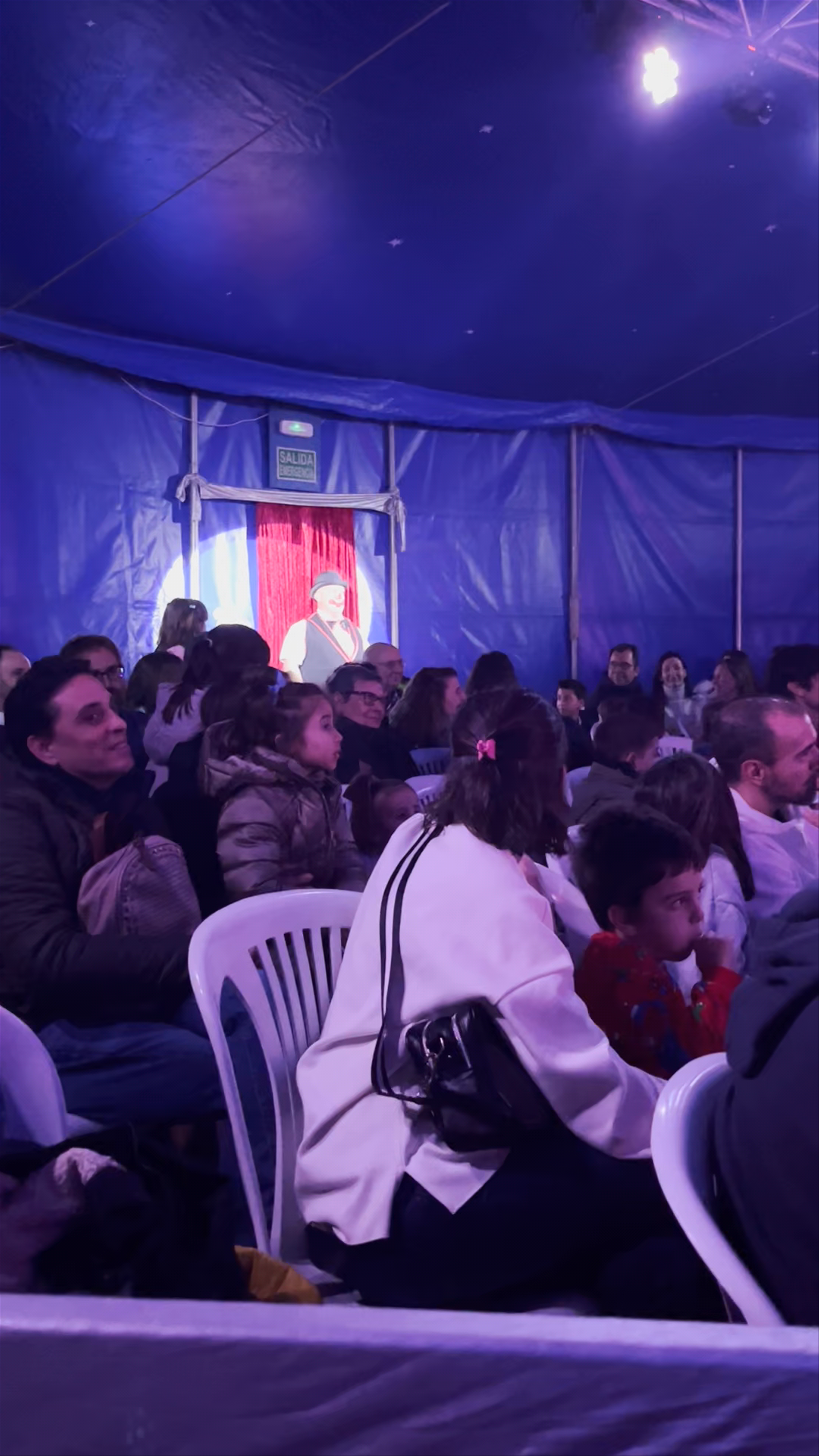 El Circo de la Navidad (Alpha Circus)