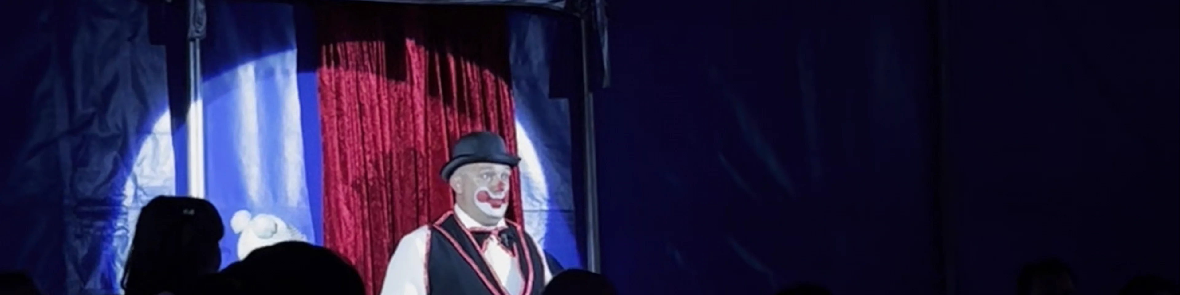 El Circo de la Navidad (Alpha Circus)