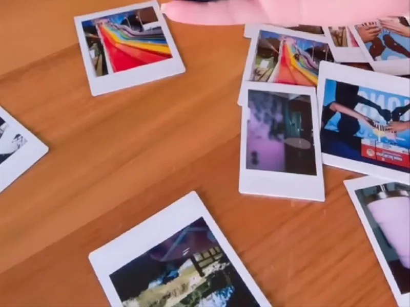 Instax
