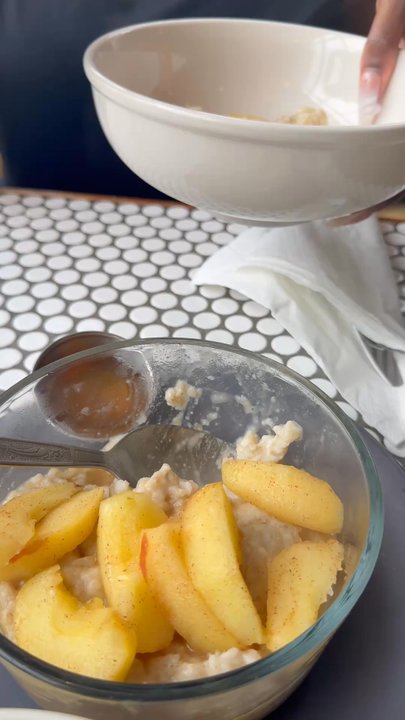 Sun Rey Cafe - Oatmeal Bowl - Breakfast & Brunch Near Me - Chicago, Illinois
