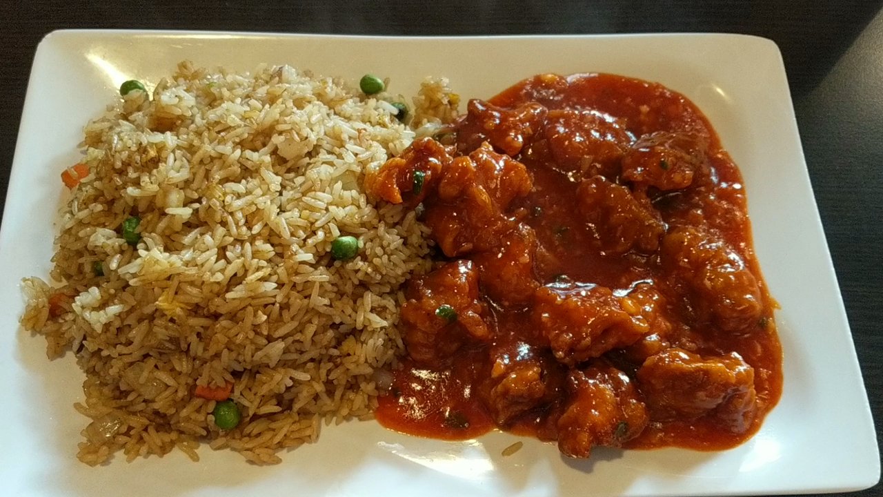 Hakka Pavilion - Piping hot spicy garlic chicken - Chinese Near Me - Ajax, Ontario