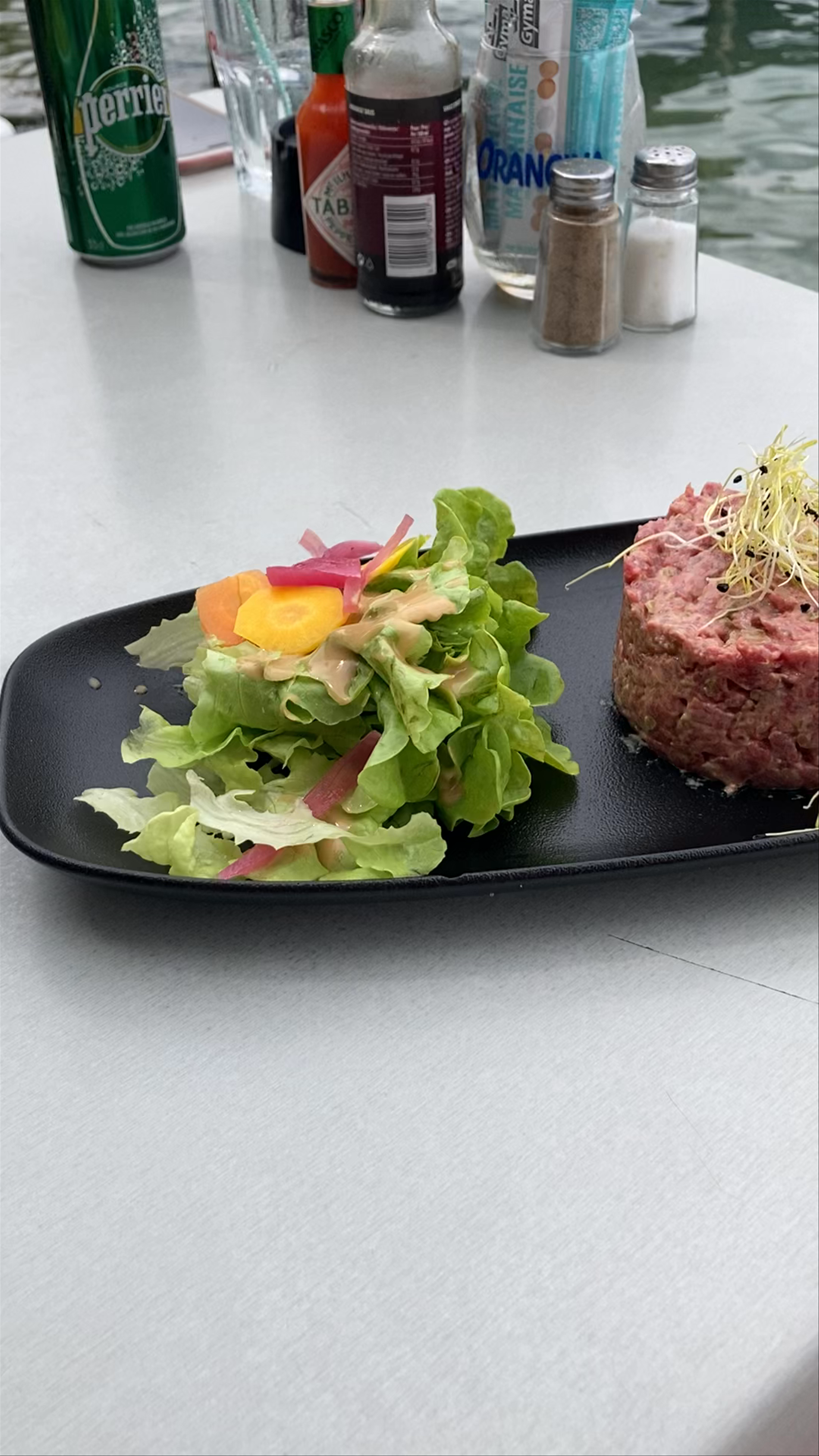 Lakeside Dining at Le pêcheur in Veyrier-du-Lac, France