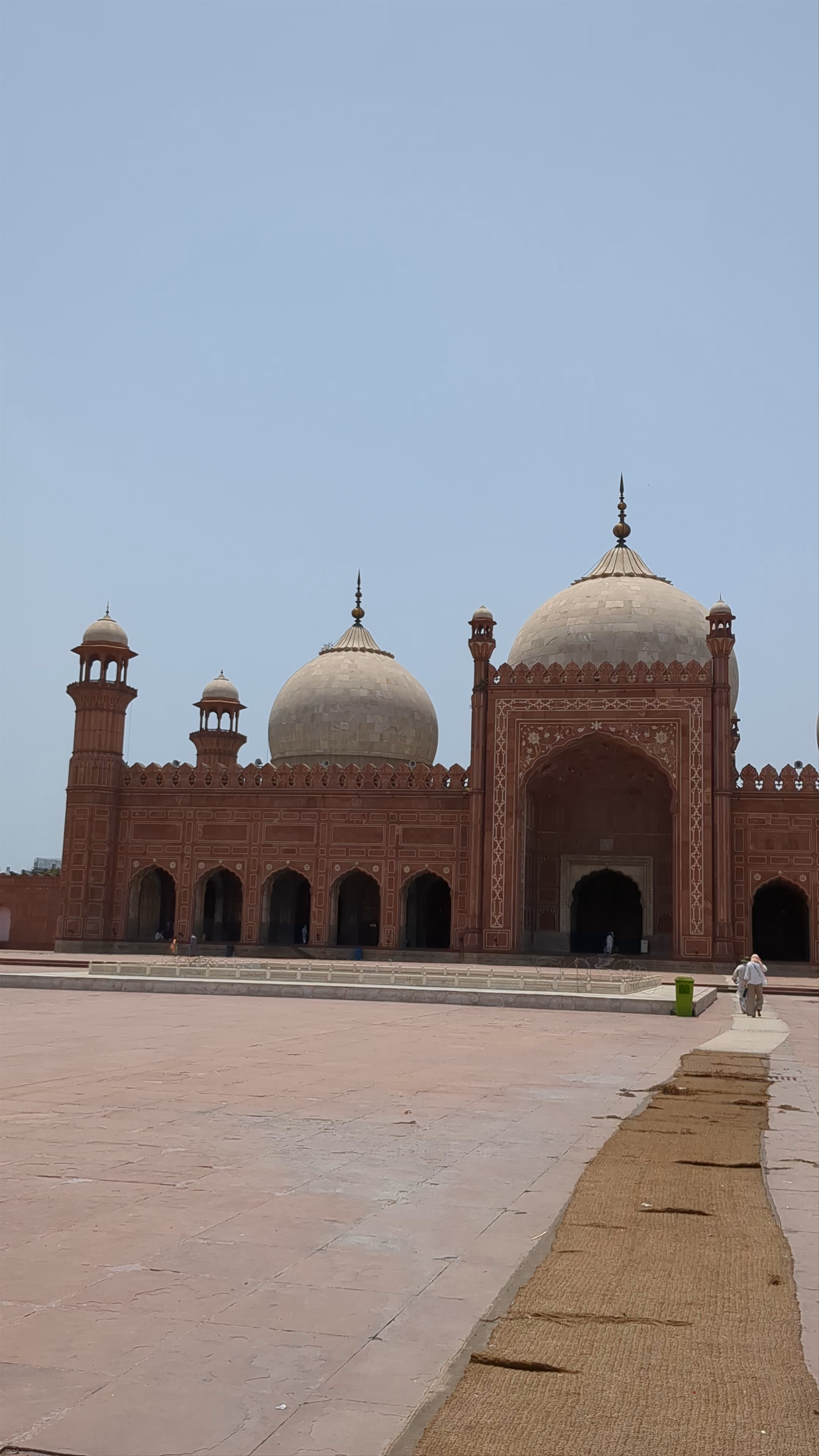 Badshahi Mosque