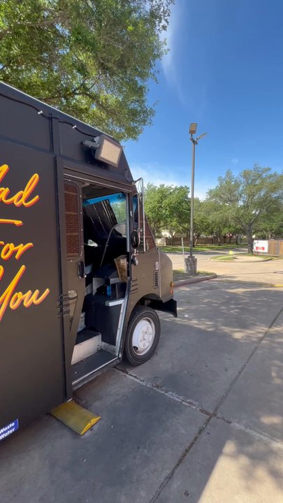 Mash Dogs - Mad Dogs - Hot Dogs Near Me - Spring, Texas