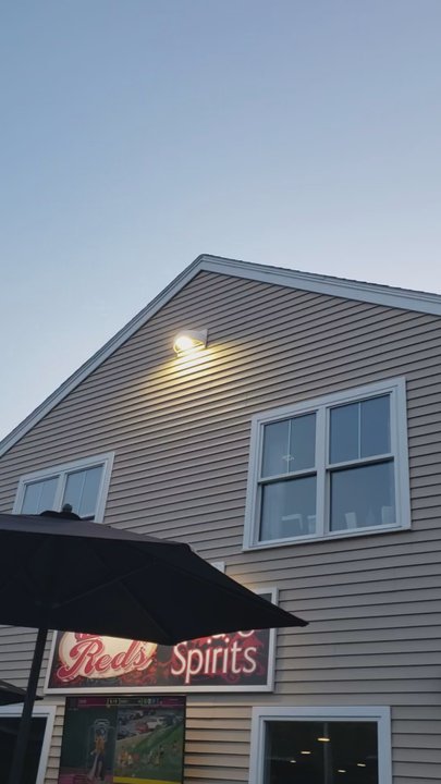 Friendly Red's Tavern - Flickering light has not been fixed in over a year! Very distracting! - New American Near Me - Windham, New Hampshire
